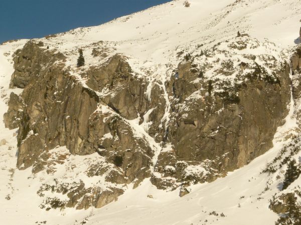 rock cliffs snow зурган илэрцүүд