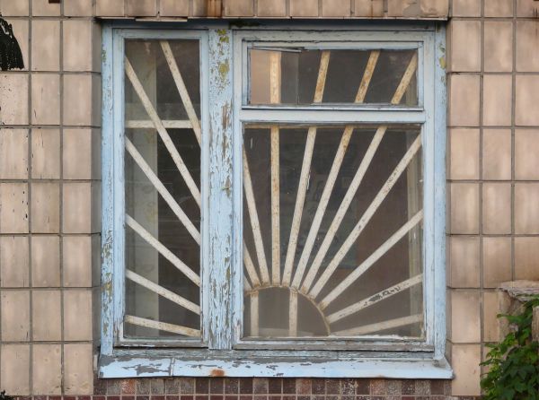 window with rusting bars texture 0016 - Texturelib
